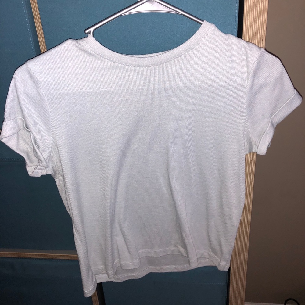 CUTE LIGHT GREY TEE!